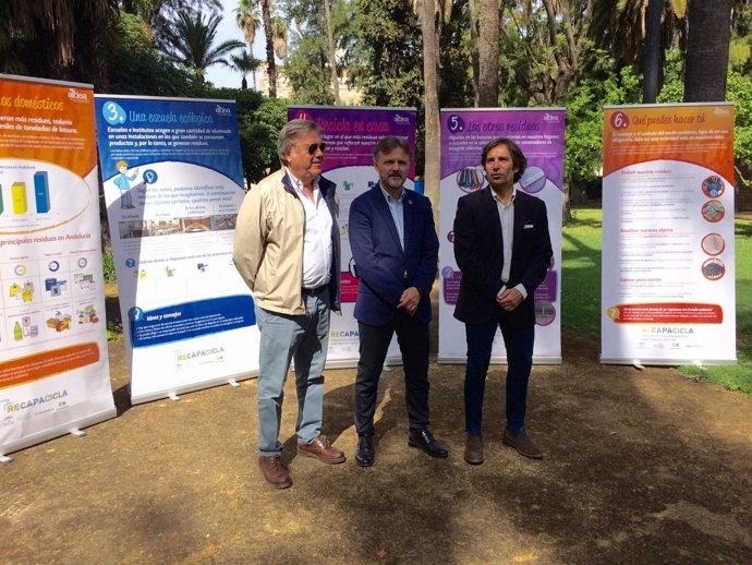 El consejero de Medio Ambiente, José Fiscal, en la presentación de la campaña