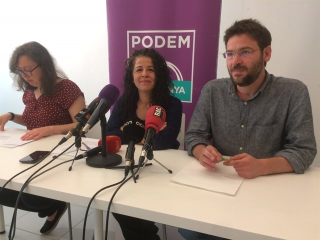 El secretari d'organització Albano-Dante Fachin, amb membres de l'adreça