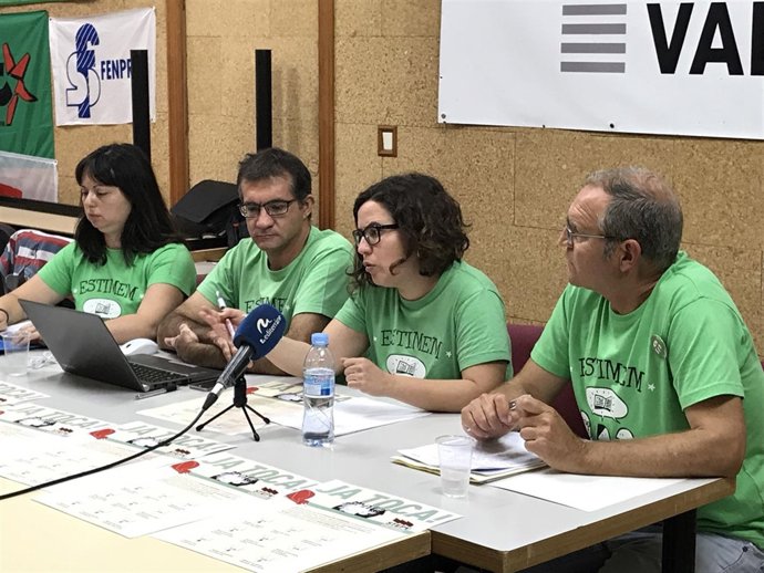 Representantes de STEPV en rueda de prensa 