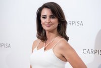 El look más radical de Penélope Cruz...¡rubia platino!