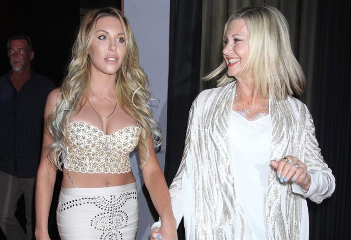 Olivia Newton-John con su hija Chloe Lattanzi