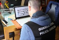 Cinco detenidos por posesión de pornografía infantil con menores de 2 años en una operación iniciada en Tavernes