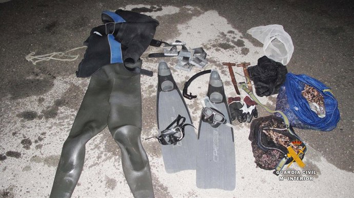 Embarcación con doble fondo      