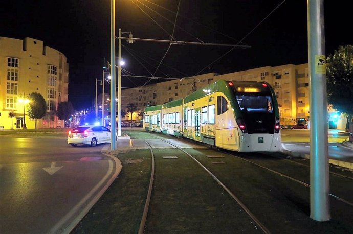 Pruebas del tren tranvía de la Bahía de Cádiz