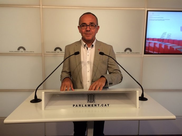 El portaveu de SiQueEsPot en el Parlament, Joan Coscubiela
