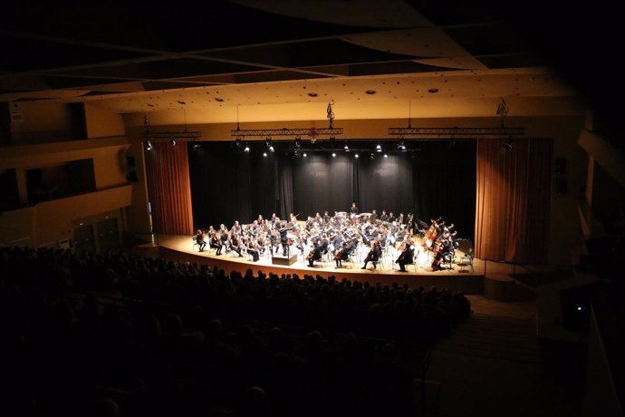 El Maestranza acoge 'El retablo de Maese Pedro'