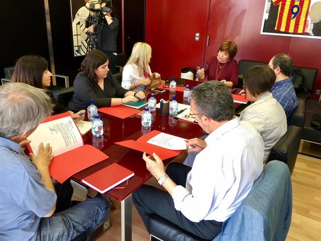 Reunión de constitución de la comisión del Libro de Estilo de la CVMC