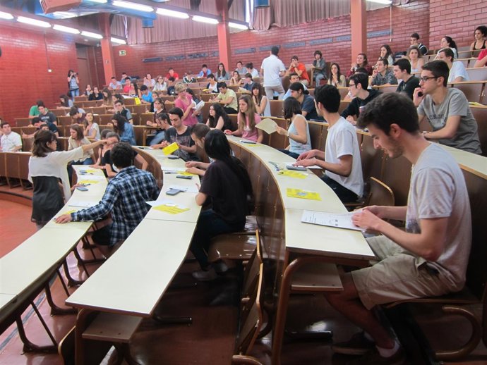 Estudiantes en la Selectividad 2014