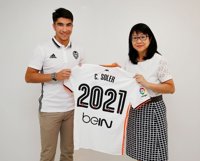 Carlos Soler renueva con el Valencia hasta 2021