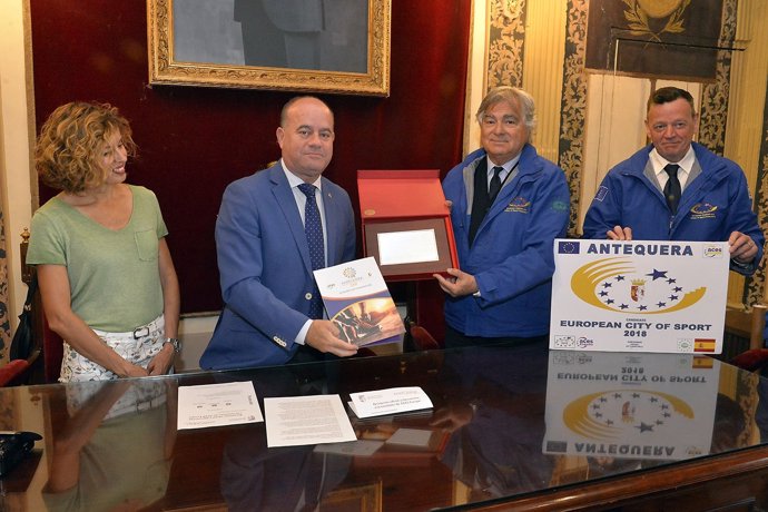 El alcalde de Antequera recibe a la comisión evaluadora Deporte