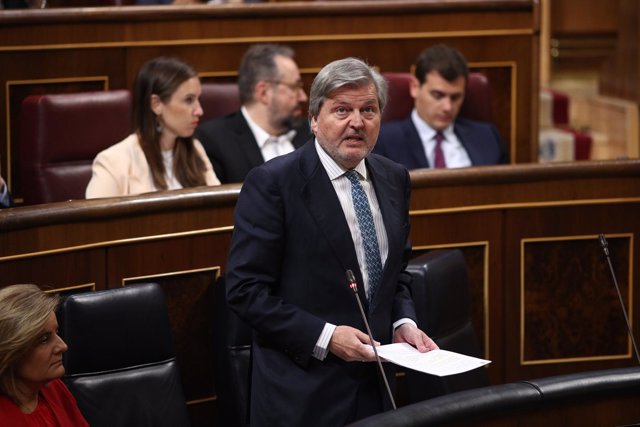 Iñigo Méndez de Vigo en la sesión de control al Gobierno en el Congreso