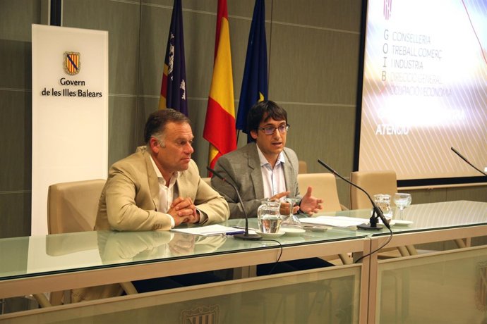 Negueruela y Pou en rueda de prensa