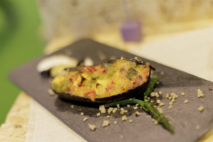 Tapa, tapas, comida, comer, plato, platos, picar, berenjena, berenjenas rellenas