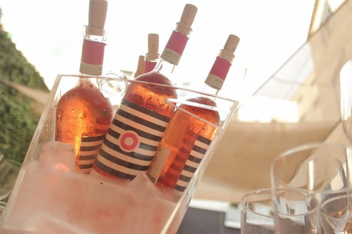 Vino Mírame de Dominio de la Vega