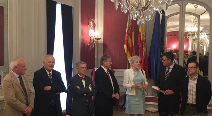 Actos en las Corts con la presencia de Carmen Negrín, nieta de Juan Negrín