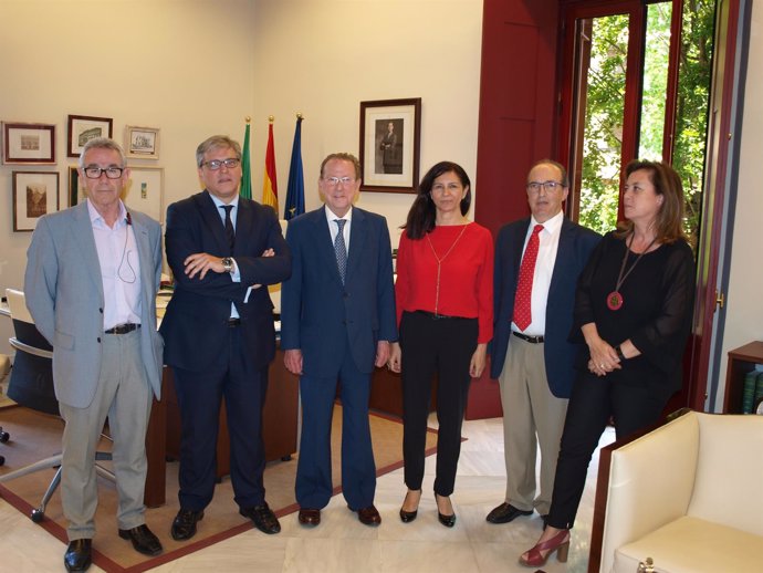 Nota Y Foto / De Llera Traslada A La Plataforma Juntos Por Granada El Apoyo,,De 