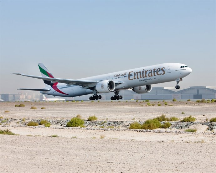 Avión De Emirates