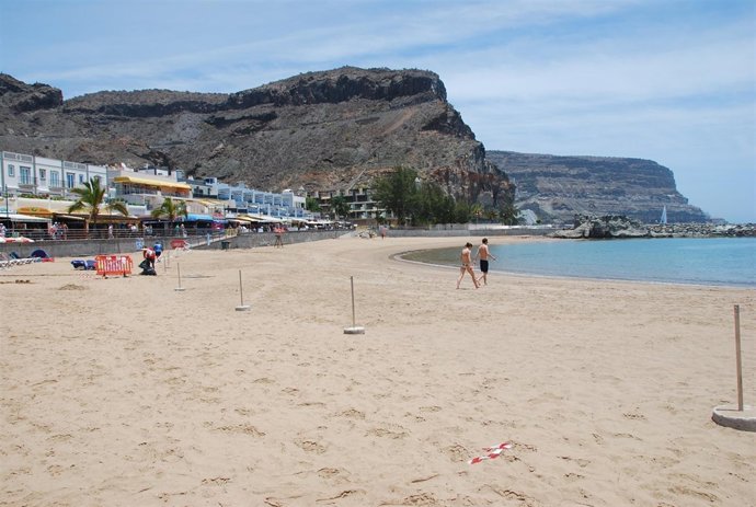 Sanidad Levanta La Prohibición Del Baño En Playa De Mogán