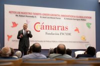 El activista Robert F. Kennedy: "Velar por la economía y el medio ambiente a la vez es posible en todas las situaciones"