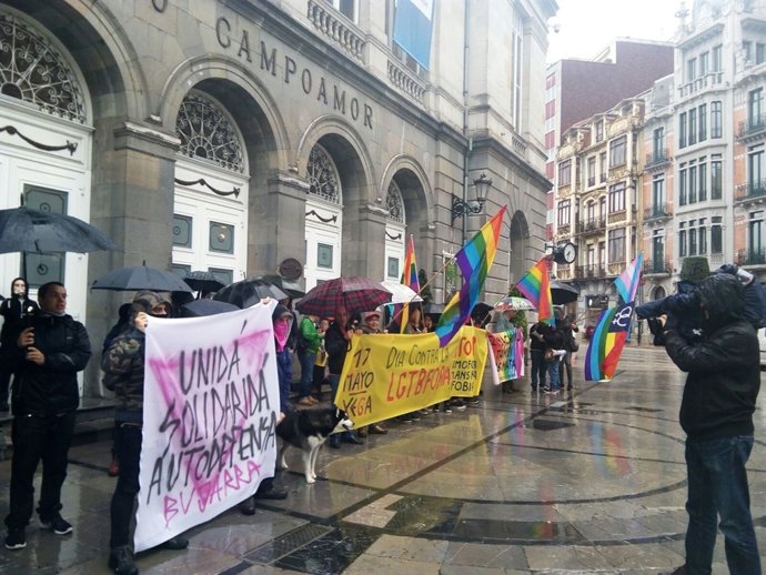 Concentración en Oviedo