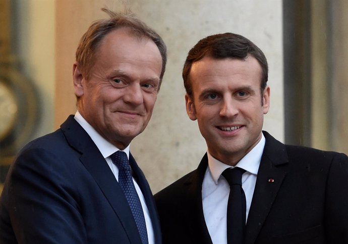 Emmanuel Macron recibe a Donald Tusk