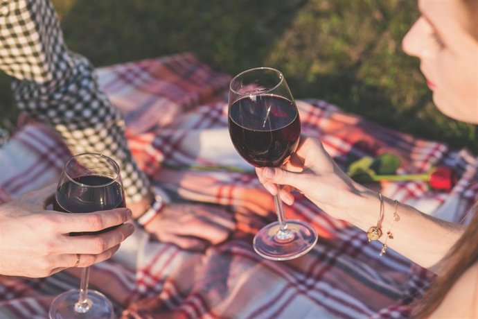 Consum d'alcohol, bevent vi