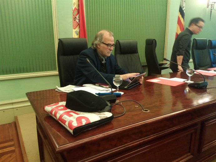 Andreu Manresa comparece en el Parlament