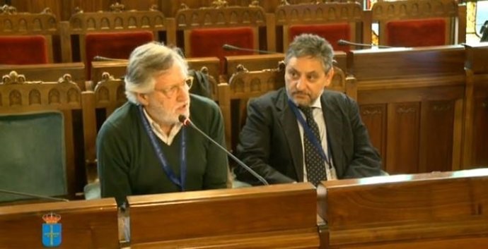 Llera Ramo intervién na Comisión na Xunta. 