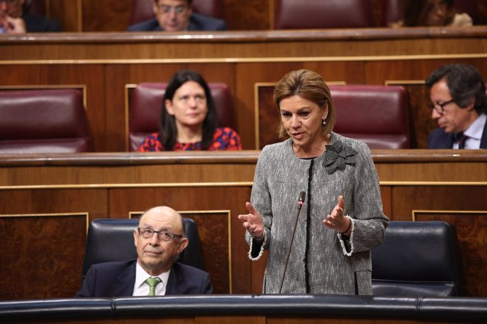 Cospedal y Cristóbal Montoro en la sesión de control al Gobierno en el Congreso