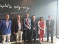 CECA y Cepsa estudian poner en marcha un plan de apoyo al pequeño y mediano comercio andaluz