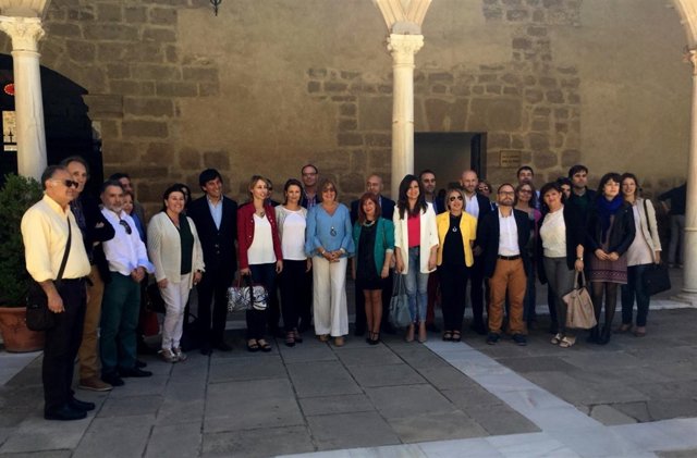 De la Calle (c), con responsables de los centros educativos de Úbeda.