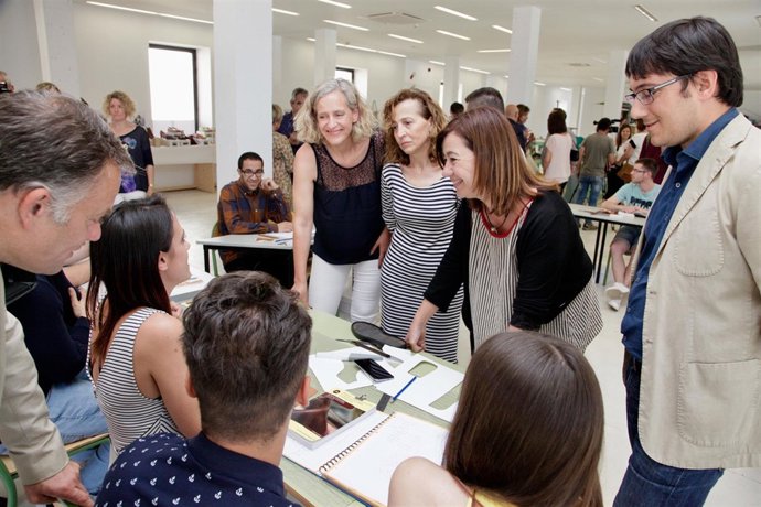 Armengol de visita a un centro de formación dual en Inca