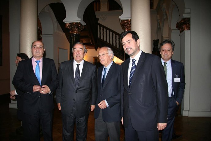 Callizo, Rosell y Aguirre antes de la clausura de la Asamblea.