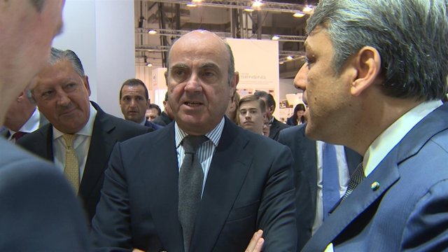 De Guindos asegura que la independencia es "irracional"