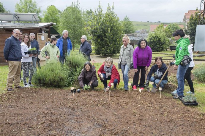 Instalación del nuevo jardín de mariposas de Camargo
