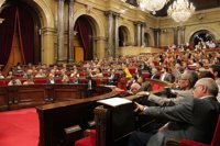 El Parlament rechaza una iniciativa para que Mas abandone su agenda internacional