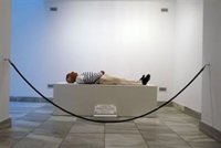 Más de 5.000 personas visitan en una semana la escultura del cuerpo de Picasso yacente