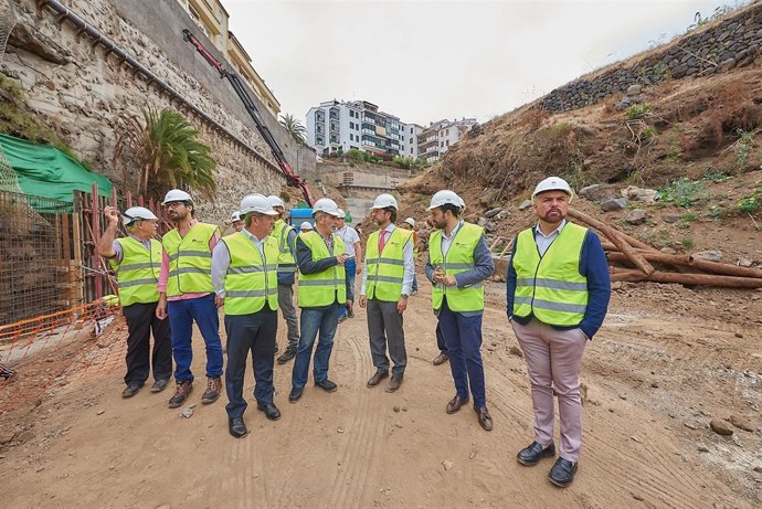 Nota De Prensa Y Fotografías: Aguas Barranco Martiánez