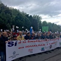 Unas 3.000 personas se manifiestan en Oviedo bajo el lema "Sí a la enseñanza concertada en igualdad y libertad"