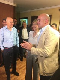 Carnero cree que el PP sale "más fuerte, consolidado e ilusionado" y asegura tener la mano tendida 