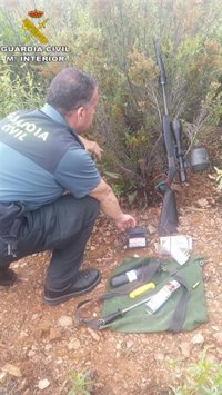 Dos detenidos en Aznalcóllar por caza furtiva y tenencia ilícita de armas