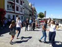 La calle Betis se cierra de nuevo al tráfico el domingo con actividades musicales y gastronómicas