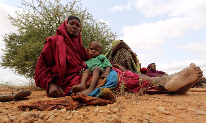 Mujer y niño somalíes