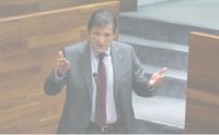 Fernández acusa a Iglesias de actuar de "madrastra de Blancanieves con una moción envenenada"