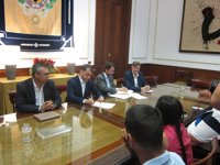 Ayuntamiento y Cabildo invierten 4 millones en dos años para rescatar 142 licencias de taxi