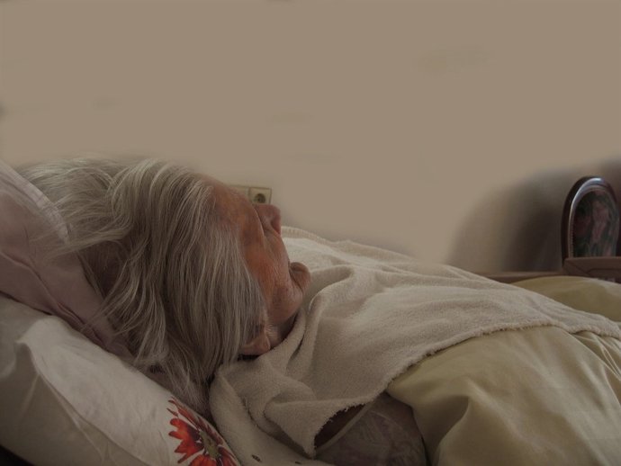 Alzheimer, mujer mayor ingresada