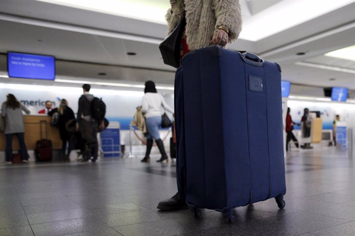 Viajeros en el aeropuerto de La Guardia, en Nueva York