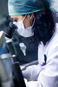 Una treintena de investigadores de la sanidad pública andaluza estudian la enfermedad de Crohn