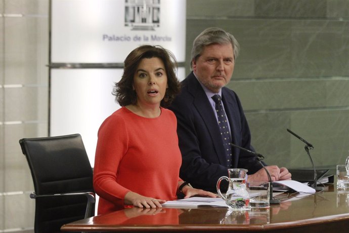 Santamaría e Iñigo Méndez de Vigo tras el Consejo de Ministros