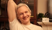 Assange lamenta que lleva siete años detenido sin cargos: "Ni perdono ni olvido"